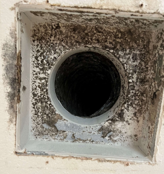 Duct register before cleaning